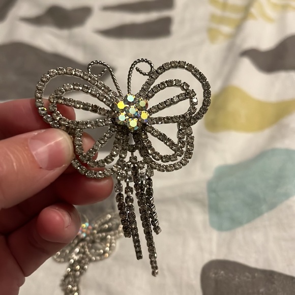 Sparkly butterflies - Picture 2 of 3